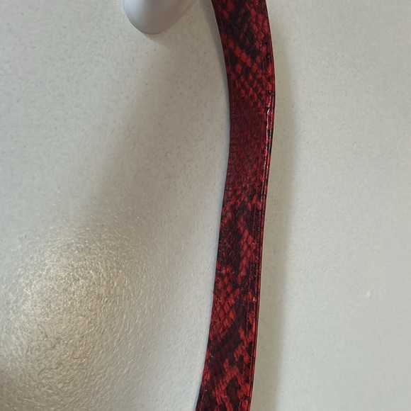 Charles Jourdan Red Snakeskin Print Snap Closure Handbag - Picture 7 of 7